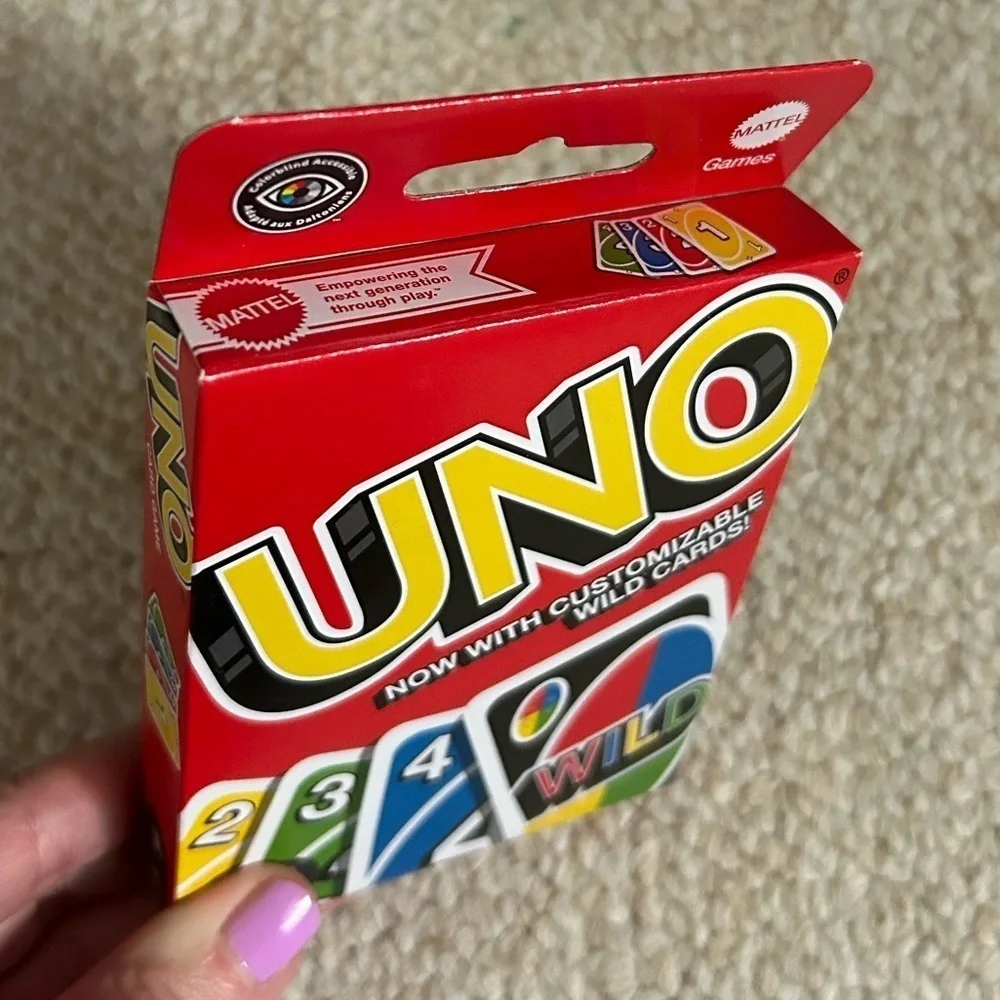 UNO Classic Card Game Get Wild 4 UNO Customizable Wild Cards. New in box.